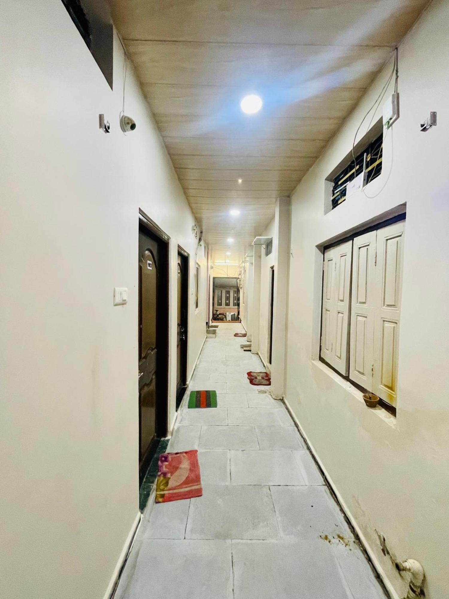 Satguru Guest House Ujjain Exterior photo