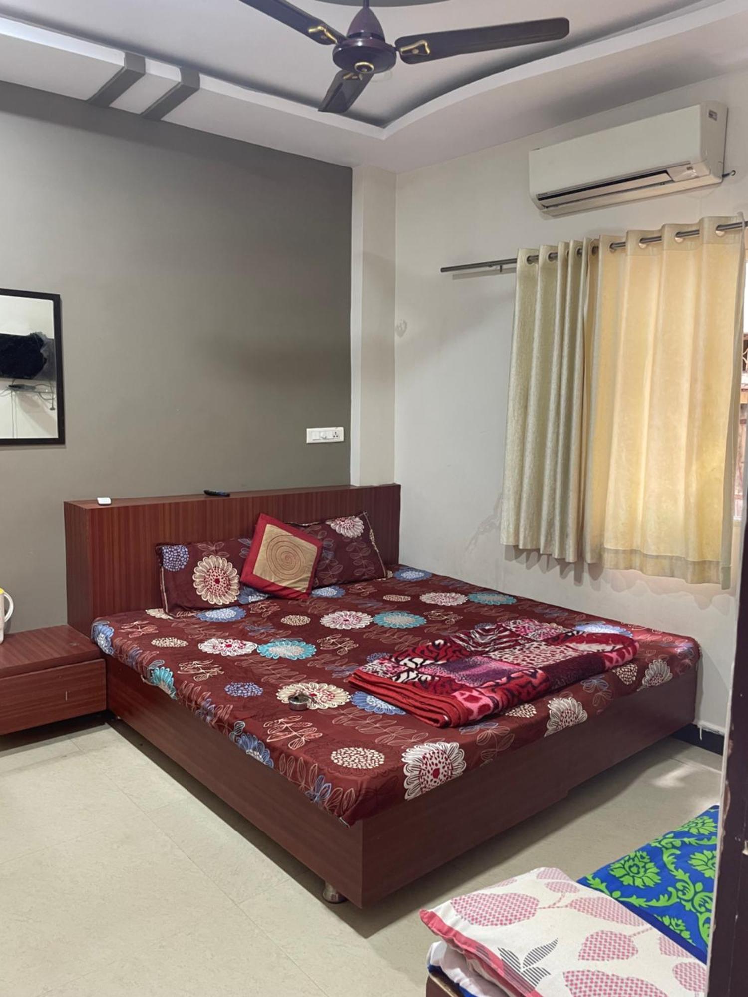 Satguru Guest House Ujjain Exterior photo
